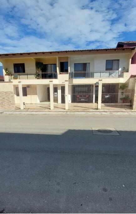 Amplo Piso Terreo * Balneario Camboriu